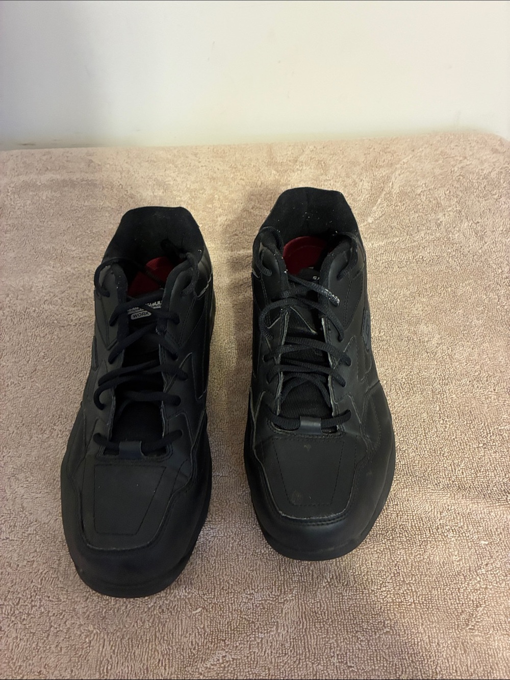 Skechers Men's size 13 Black Lace-Up Athletic Sneakers with‎ Red Interior